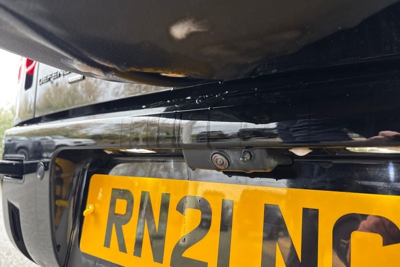 2021 (21) LAND ROVER DEFENDER 3.0 D300 X-Dynamic SE 110 5dr Auto 4956462