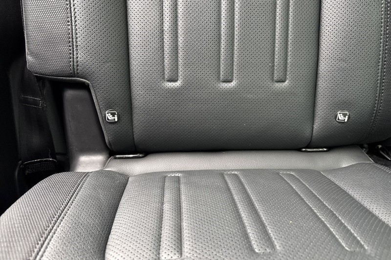 2021 (21) LAND ROVER DEFENDER 3.0 D300 X-Dynamic SE 110 5dr Auto 4956458