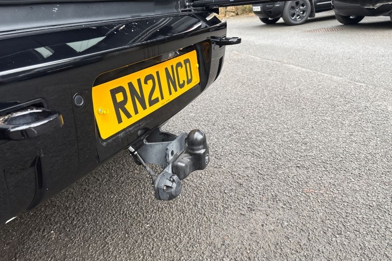 2021 (21) LAND ROVER DEFENDER 3.0 D300 X-Dynamic SE 110 5dr Auto 4956439