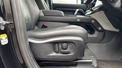 2021 (21) LAND ROVER DEFENDER 3.0 D300 X-Dynamic SE 110 5dr Auto 4956442