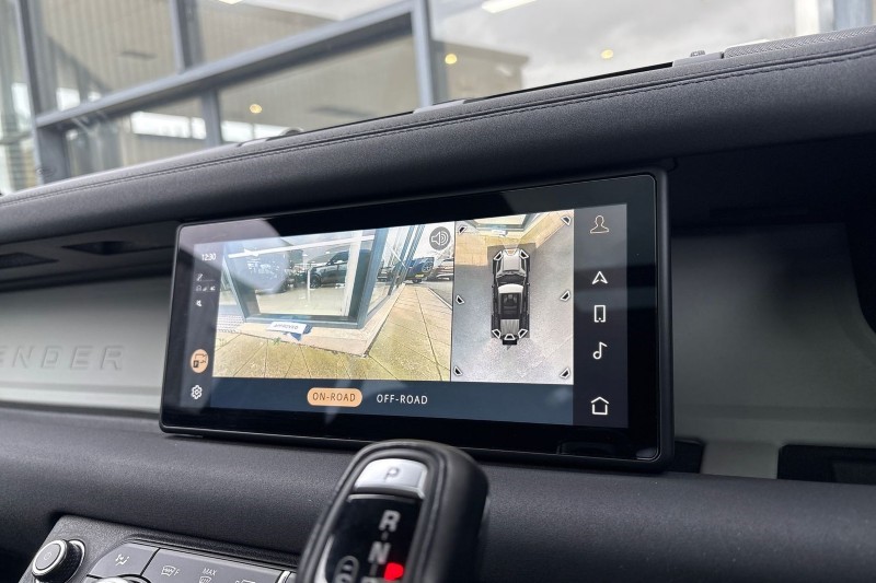 2021 (21) LAND ROVER DEFENDER 3.0 D300 X-Dynamic SE 110 5dr Auto 4956429
