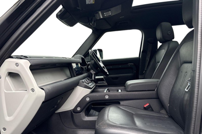 2021 (21) LAND ROVER DEFENDER 3.0 D300 X-Dynamic SE 110 5dr Auto 4956420