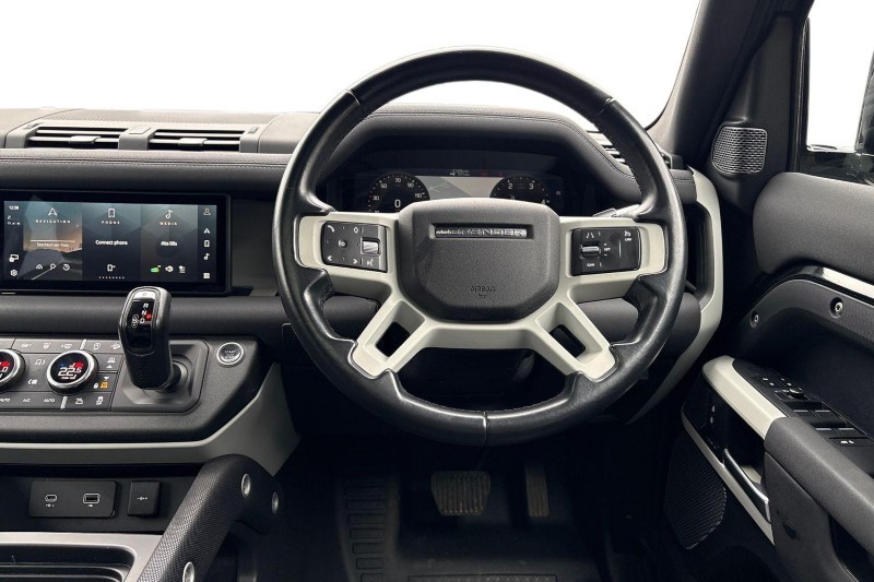 2021 (21) LAND ROVER DEFENDER 3.0 D300 X-Dynamic SE 110 5dr Auto 4956432