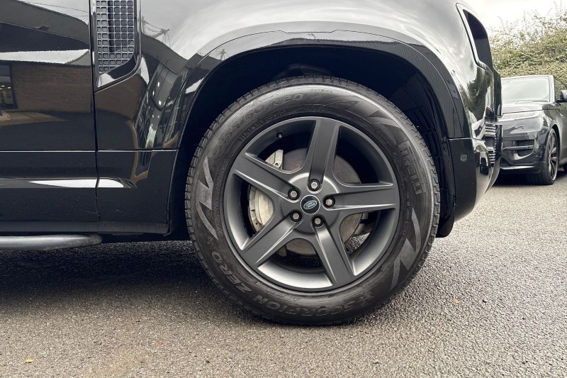 2021 (21) LAND ROVER DEFENDER 3.0 D300 X-Dynamic SE 110 5dr Auto 4956425