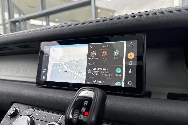 2021 (21) LAND ROVER DEFENDER 3.0 D300 X-Dynamic SE 110 5dr Auto 4956428