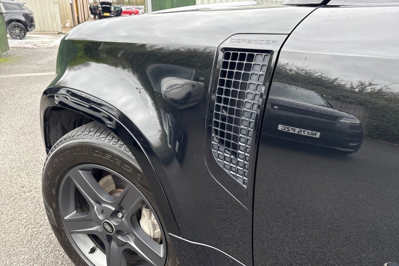 2021 (21) LAND ROVER DEFENDER 3.0 D300 X-Dynamic SE 110 5dr Auto 4956437