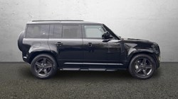 2021 (21) LAND ROVER DEFENDER 3.0 D300 X-Dynamic SE 110 5dr Auto 4956422
