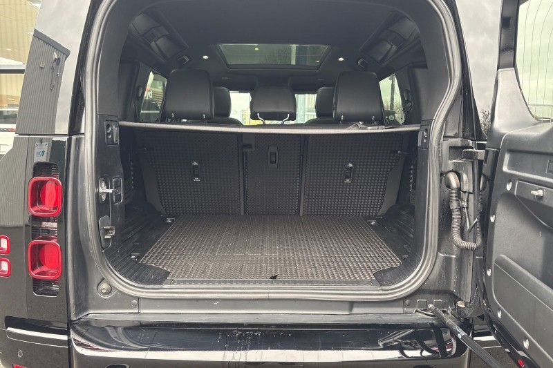 2021 (21) LAND ROVER DEFENDER 3.0 D300 X-Dynamic SE 110 5dr Auto 4956427