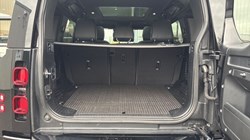 2021 (21) LAND ROVER DEFENDER 3.0 D300 X-Dynamic SE 110 5dr Auto 4956427