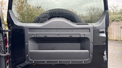 2021 (21) LAND ROVER DEFENDER 3.0 D300 X-Dynamic SE 110 5dr Auto 4956461