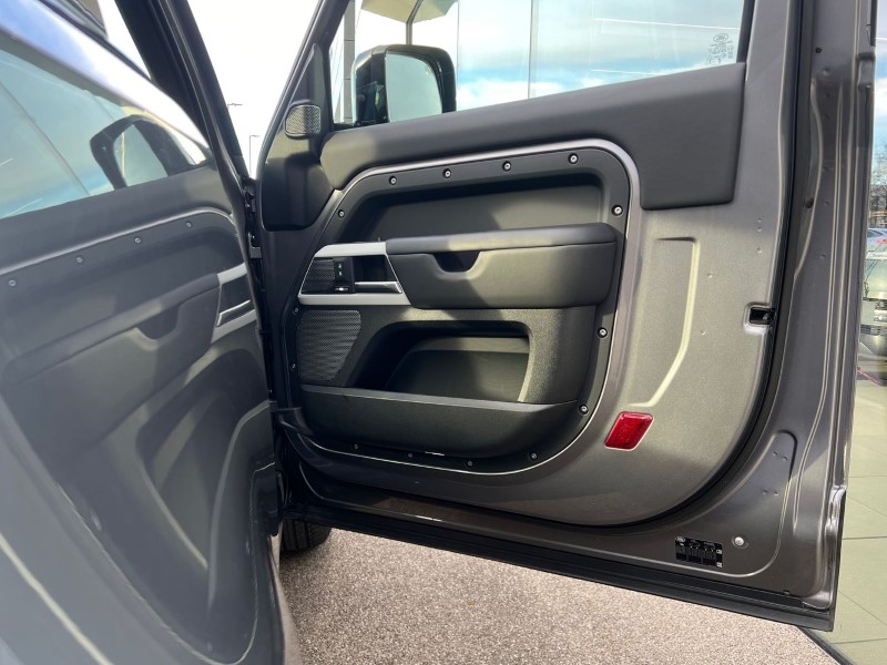 2023 (73) LAND ROVER DEFENDER 3.0 D250 X-Dynamic HSE 90 3dr Auto 3692793