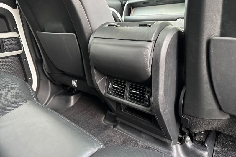 2022 (71) LAND ROVER DEFENDER 3.0 D300 X-Dynamic HSE 110 5dr Auto [6 Seat] 4969926