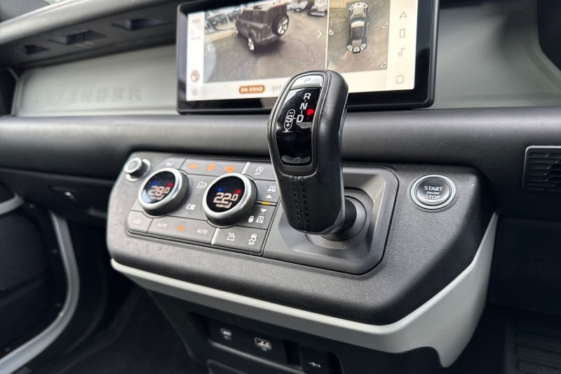 2022 (71) LAND ROVER DEFENDER 3.0 D300 X-Dynamic HSE 110 5dr Auto [6 Seat] 4969921