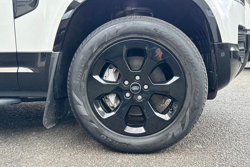 2022 (71) LAND ROVER DEFENDER 3.0 D300 X-Dynamic HSE 110 5dr Auto [6 Seat] 4969916