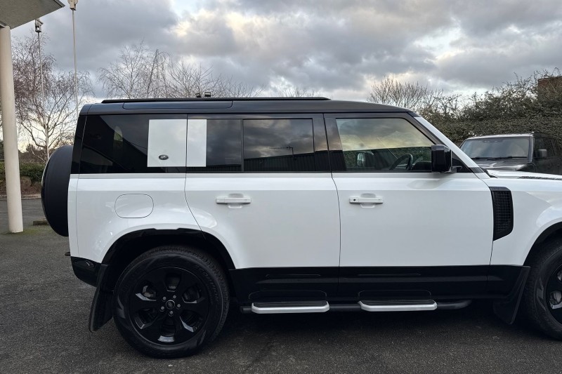2022 (71) LAND ROVER DEFENDER 3.0 D300 X-Dynamic HSE 110 5dr Auto [6 Seat] 4969961