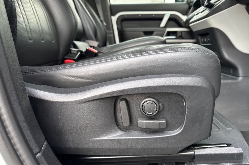 2022 (71) LAND ROVER DEFENDER 3.0 D300 X-Dynamic HSE 110 5dr Auto [6 Seat] 4969932