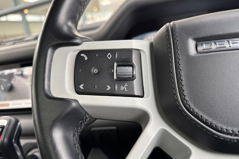 2022 (71) LAND ROVER DEFENDER 3.0 D300 X-Dynamic HSE 110 5dr Auto [6 Seat] 4969936