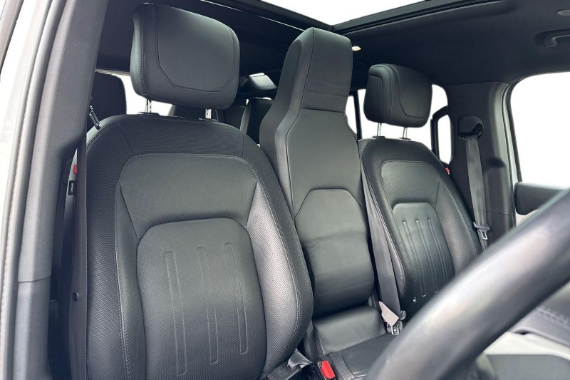 2022 (71) LAND ROVER DEFENDER 3.0 D300 X-Dynamic HSE 110 5dr Auto [6 Seat] 4969934