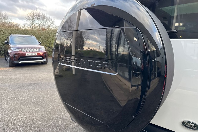 2022 (71) LAND ROVER DEFENDER 3.0 D300 X-Dynamic HSE 110 5dr Auto [6 Seat] 4969955