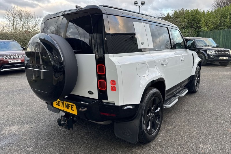 2022 (71) LAND ROVER DEFENDER 3.0 D300 X-Dynamic HSE 110 5dr Auto [6 Seat] 4969958