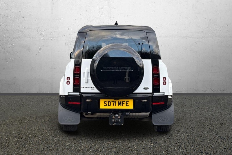 2022 (71) LAND ROVER DEFENDER 3.0 D300 X-Dynamic HSE 110 5dr Auto [6 Seat] 4969914