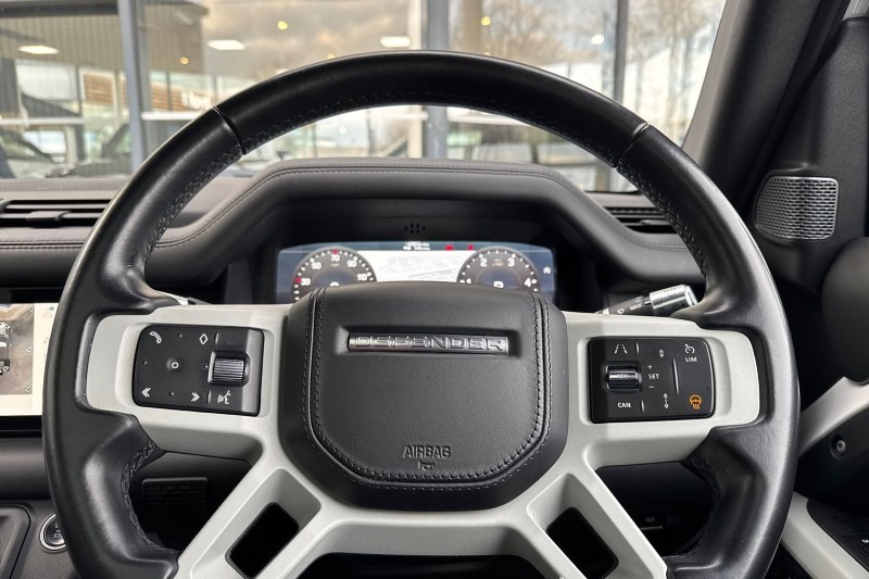 2022 (71) LAND ROVER DEFENDER 3.0 D300 X-Dynamic HSE 110 5dr Auto [6 Seat] 4969935
