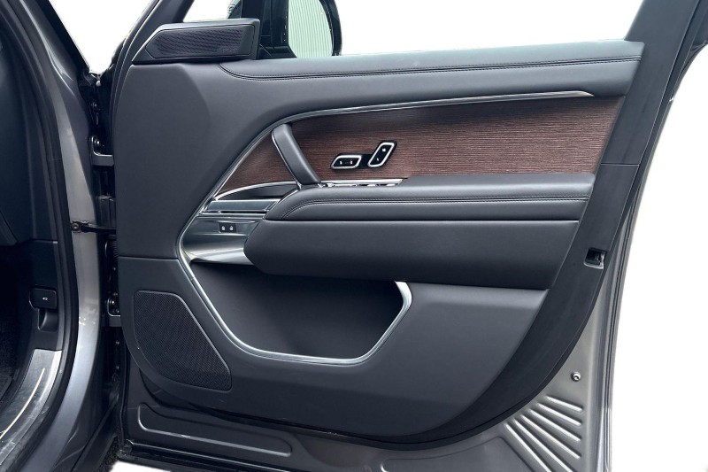 2025 (25) LAND ROVER RANGE ROVER 3.0 P460e HSE 4dr Auto 4980212