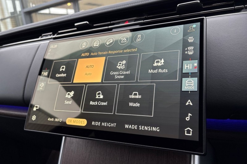 2025 (25) LAND ROVER RANGE ROVER 3.0 P460e HSE 4dr Auto 4980229