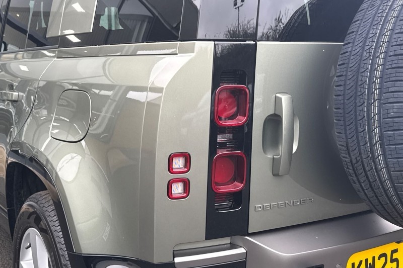 2025 (25) LAND ROVER DEFENDER 2.0 P300e X-Dynamic SE 110 5dr Auto 4985003