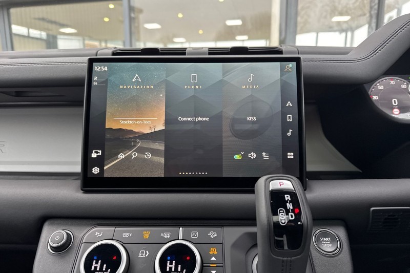 2025 (25) LAND ROVER DEFENDER 2.0 P300e X-Dynamic SE 110 5dr Auto 4984998