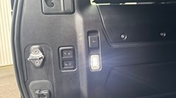 2025 (25) LAND ROVER DEFENDER 2.0 P300e X-Dynamic SE 110 5dr Auto 4985041