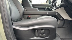 2025 (25) LAND ROVER DEFENDER 2.0 P300e X-Dynamic SE 110 5dr Auto 4985009