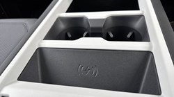 2025 (25) LAND ROVER DEFENDER 2.0 P300e X-Dynamic SE 110 5dr Auto 4985023