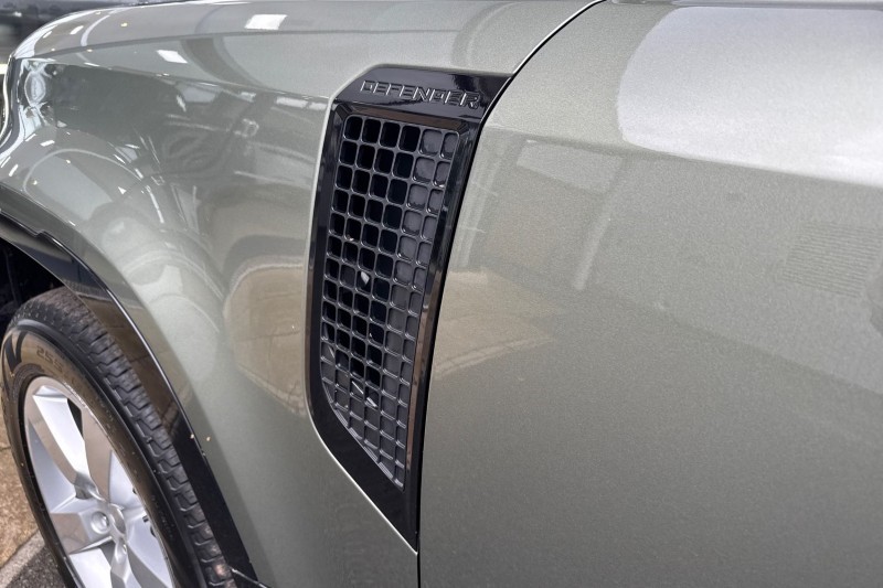 2025 (25) LAND ROVER DEFENDER 2.0 P300e X-Dynamic SE 110 5dr Auto 4985004