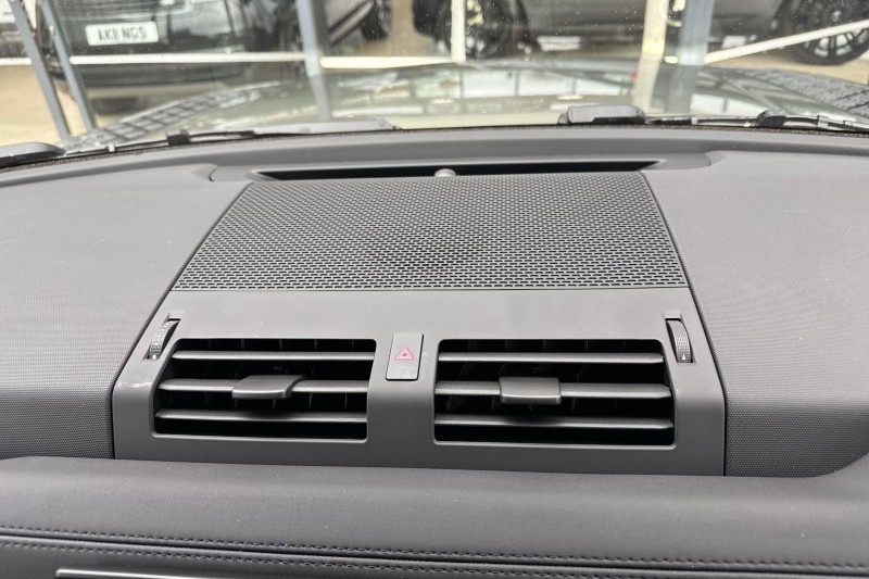 2025 (25) LAND ROVER DEFENDER 2.0 P300e X-Dynamic SE 110 5dr Auto 4985022