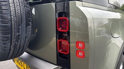 2025 (25) LAND ROVER DEFENDER 2.0 P300e X-Dynamic SE 110 5dr Auto 4985035