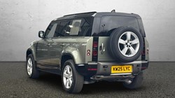 2025 (25) LAND ROVER DEFENDER 2.0 P300e X-Dynamic SE 110 5dr Auto 1