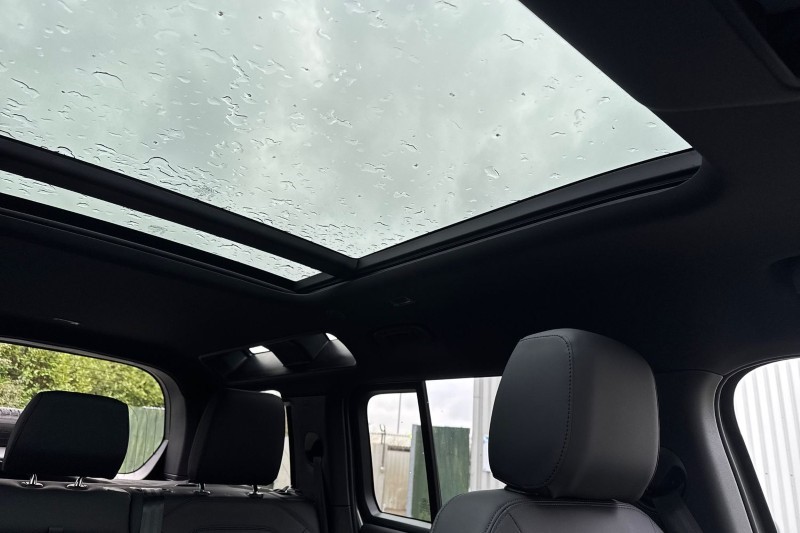 2025 (25) LAND ROVER DEFENDER 2.0 P300e X-Dynamic SE 110 5dr Auto 4985005