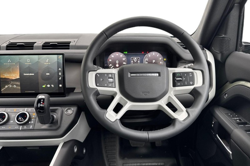 2025 (25) LAND ROVER DEFENDER 2.0 P300e X-Dynamic SE 110 5dr Auto 4984999