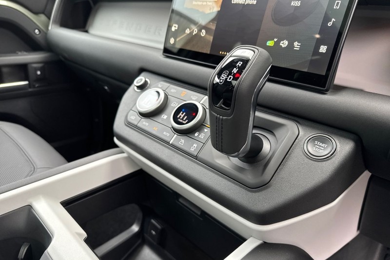 2025 (25) LAND ROVER DEFENDER 2.0 P300e X-Dynamic SE 110 5dr Auto 4984997