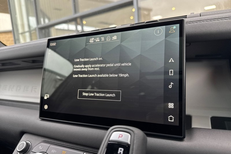 2025 (25) LAND ROVER DEFENDER 2.0 P300e X-Dynamic SE 110 5dr Auto 4985024