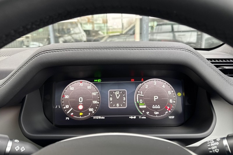 2025 (25) LAND ROVER DEFENDER 2.0 P300e X-Dynamic SE 110 5dr Auto 4985000