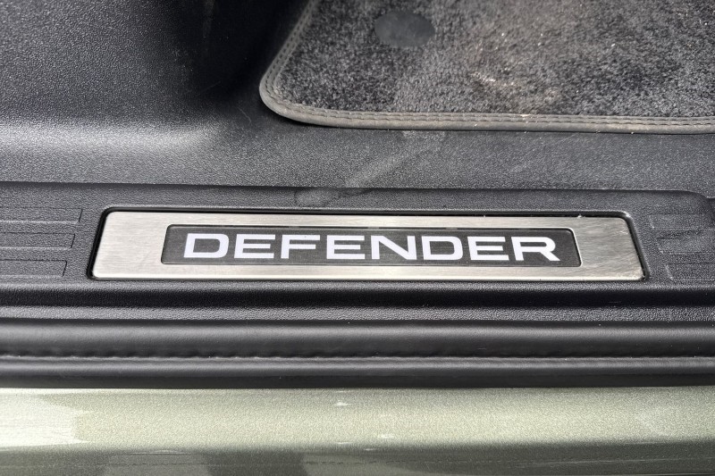 2025 (25) LAND ROVER DEFENDER 2.0 P300e X-Dynamic SE 110 5dr Auto 4985026