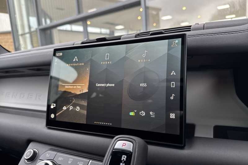 2025 (25) LAND ROVER DEFENDER 2.0 P300e X-Dynamic SE 110 5dr Auto 4985015