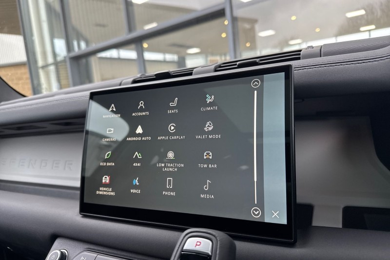 2025 (25) LAND ROVER DEFENDER 2.0 P300e X-Dynamic SE 110 5dr Auto 4985018