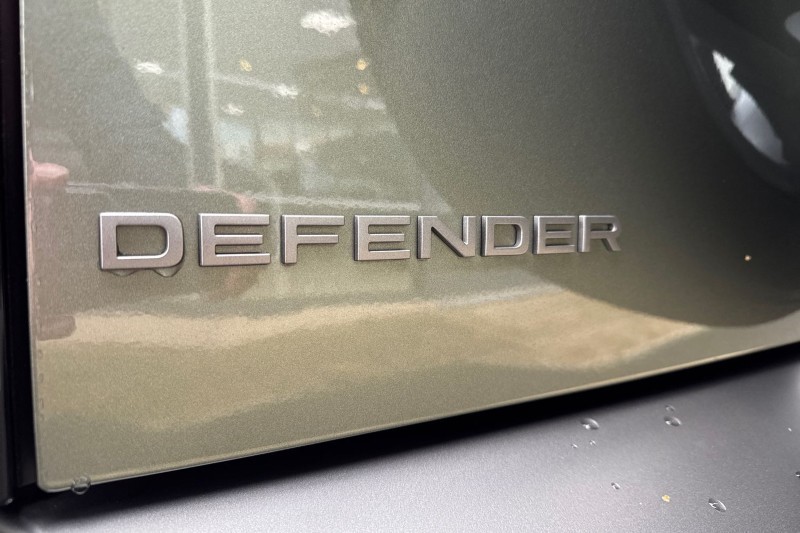 2025 (25) LAND ROVER DEFENDER 2.0 P300e X-Dynamic SE 110 5dr Auto 4985033