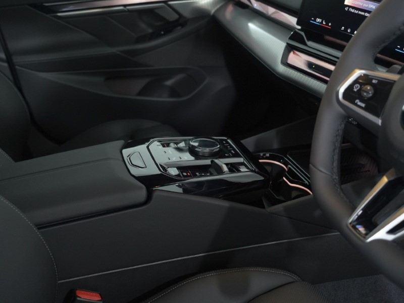  BMW 5 SERIES 530e M Sport 4dr Auto 4446385