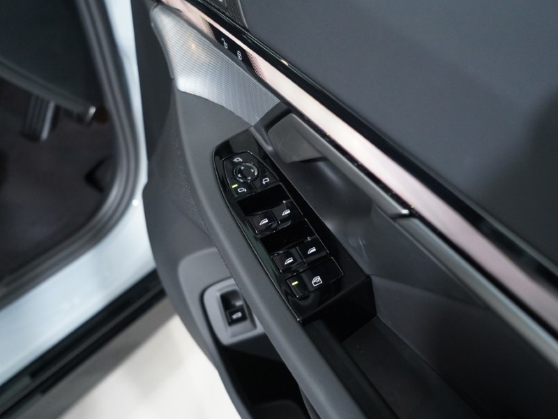  BMW 5 SERIES 530e M Sport 4dr Auto 4446383