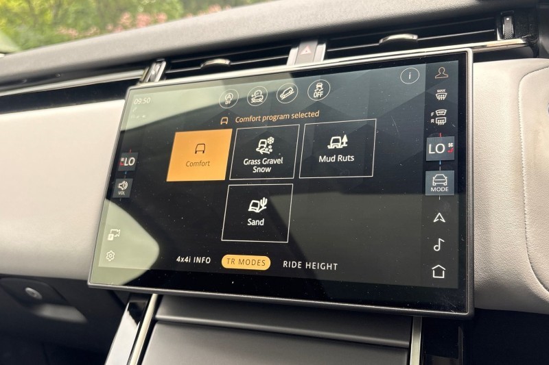 2026 (75) LAND ROVER RANGE ROVER VELAR 3.0 D300 MHEV Dynamic HSE 5dr Auto 5506798