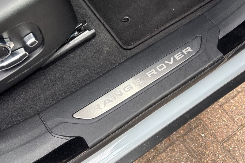 2026 (75) LAND ROVER RANGE ROVER VELAR 3.0 D300 MHEV Dynamic HSE 5dr Auto 5506800